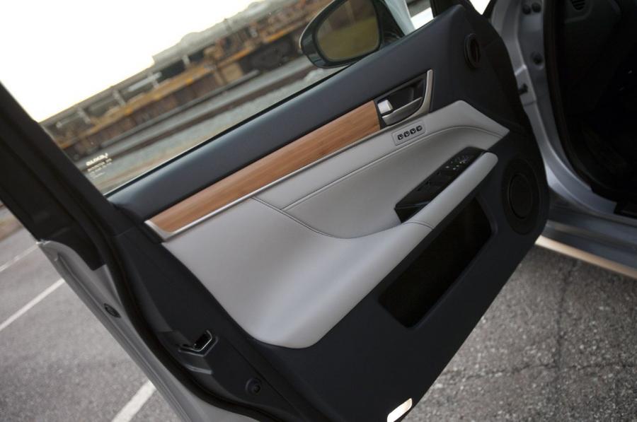  Lexus GS450h 2011 года  (фото 145 из 208)